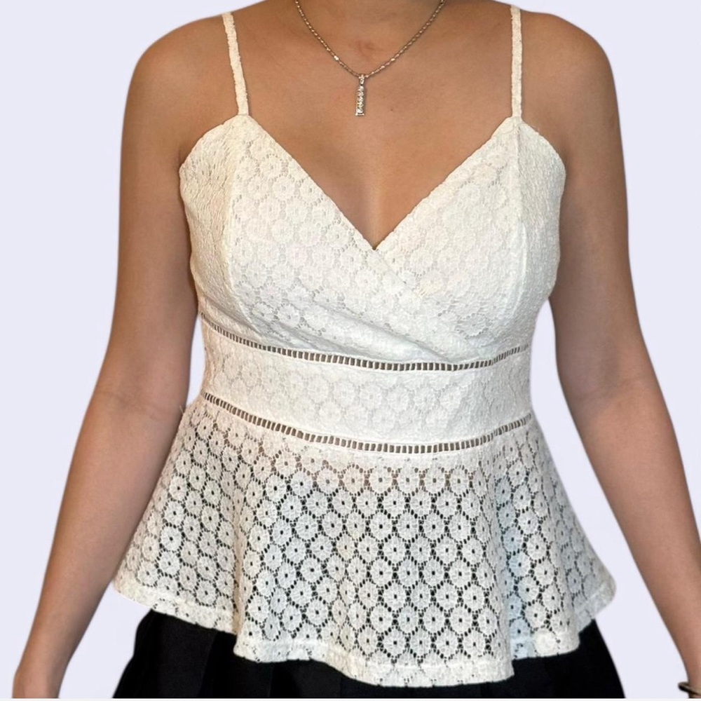 Francesca - Elegant White Lace Women's Top